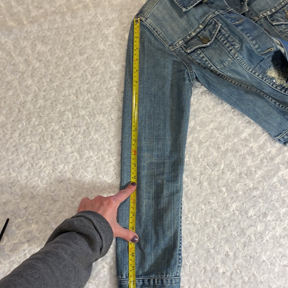 American Eagle size M distressed jean jacket - Picture 10 of 13